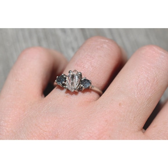 alternative raw diamond engagement ring raw crystal size 4 5 6 7 8 8 9 10 11 12 - Picture 4 of 5